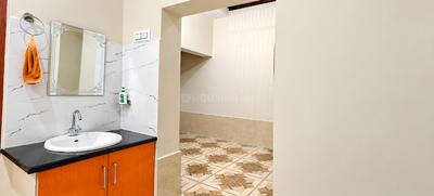 Bathroom Image of 1850 Sq.ft 4 BHK Independent House for rent in Krishna Nagar Lucknow for Rs. 30000
