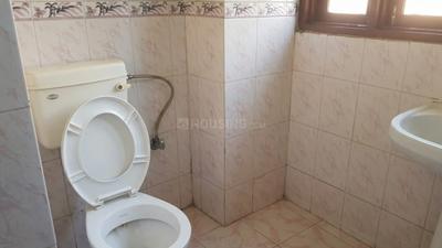 Bathroom Image of 826 Sq.ft 2 BHK Apartment / Flat for sale in Rajajipuram Lucknow for Rs. 3450000