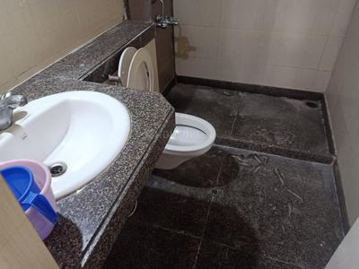 Bathroom Image of 1400 Sq.ft 3 BHK Apartment / Flat for rent in Kalpataru Estate Building 8, Pimple Gurav Pune for Rs. 35000