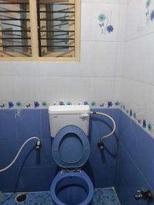 Bathroom Image of 1000 Sq.ft 2 BHK Independent House for rent in Raysandara Bengaluru for Rs. 18000