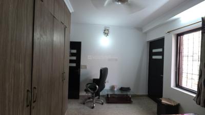 Bedroom Image of 1350 Sq.ft 3 BHK Builder Floor for rent in Pitampura New Delhi for Rs. 66000