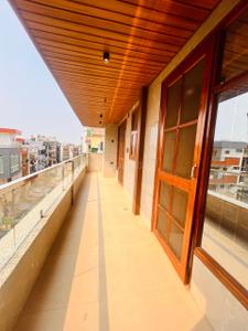 Balcony Image of 1800 Sq.ft 4 BHK Apartment / Flat for sale in Shalimar Garden Ghaziabad for Rs. 17000000