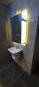 Bathroom Image of 1600 Sq.ft 3 BHK Apartment / Flat for rent in Vaishali Nagar Jaipur for Rs. 30000
