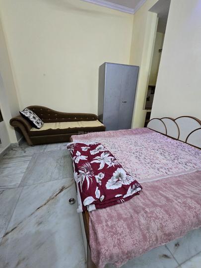 Raja Park Bedroom 1