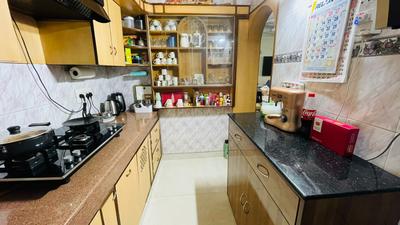 Kitchen Image of 1100 Sq.ft 3 BHK Apartment / Flat for sale in Krishna Apartment, Paschim Vihar New Delhi for Rs. 12100000