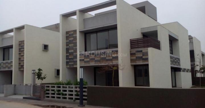 Gala Villa Aqua Main Image 1