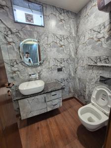 Image of 2000 Sq.ft 3 BHK Builder Floor for sale in Mansarover Garden, New Delhi for Rs. 32500000