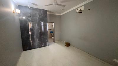 Bedroom Image of 2700 Sq.ft 3 BHK Builder Floor for sale in New Friends Colony New Delhi for Rs. 60000000