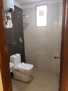 Bathroom Image of 650 Sq.ft 1 RK Builder Floor for rent in Sector 39 Gurgaon for Rs. 26000