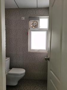 Common Bathroom Image of 1350 Sq.ft 2.5 BHK Apartment / Flat for rent in Shree Vardhman Victoria, Sector 70 Gurgaon for Rs. 43000