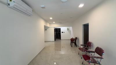 Living Room Image of 800 Sq.ft 2 BHK Apartment / Flat for rent in Santacruz West Mumbai for Rs. 125000