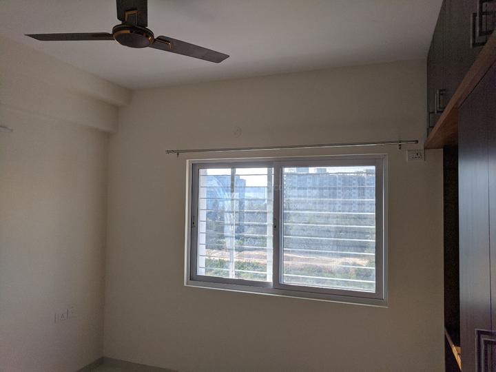 Bren Champions Square Bedroom 1