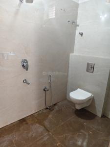 Bathroom Image of 1100 Sq.ft 2 BHK Apartment / Flat for rent in Srinagar Colony Hyderabad for Rs. 35000