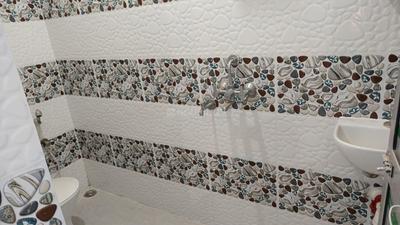 Bathroom Image of 1100 Sq.ft 2 BHK Apartment / Flat for rent in Subhash Nagar Purnea for Rs. 12000