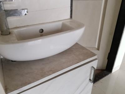 Bathroom Image of 750 Sq.ft 1 BHK Apartment / Flat for rent in Niharika Absolute, Kharghar Navi Mumbai for Rs. 24000