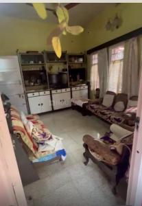 Living Room Image of 2000 Sq.ft 6 BHK Independent House for sale in Dhakuria Kolkata for Rs. 16000000