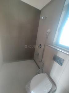 Bathroom Image of 1950 Sq.ft 3.5 BHK Apartment / Flat for sale in Shapoorji Pallonji Vicinia, Powai Mumbai for Rs. 56000000