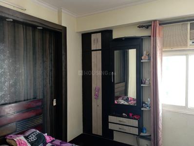 Bedroom Image of 1020 Sq.ft 2 BHK Apartment / Flat for sale in Panchsheel Wellington, Crossings Republik Ghaziabad for Rs. 7000000
