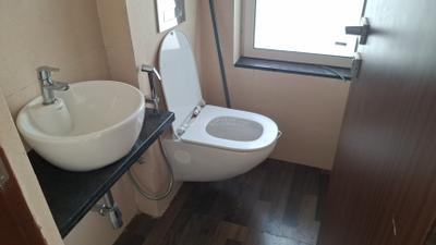 Image of 650 Sq.ft 2 BHK Apartment / Flat for sale in Omkar Signet, Malad East, Mumbai for Rs. 17000000