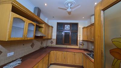 Kitchen Image of 2800 Sq.ft 4 BHK Independent House for rent in Altura Green Park Luxury Floors, Green Park Extension New Delhi for Rs. 110000