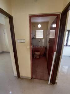 Bathroom Image of 870 Sq.ft 2 BHK Apartment / Flat for sale in Gerugambakkam Chennai for Rs. 6000000