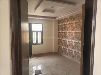 Bedroom Image of 900 Sq.ft 2 BHK Builder Floor for rent in Preet Vihar New Delhi for Rs. 22000