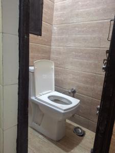 Bathroom Image of 525 Sq.ft 2 BHK Apartment / Flat for rent in Paschim Vihar New Delhi for Rs. 25000