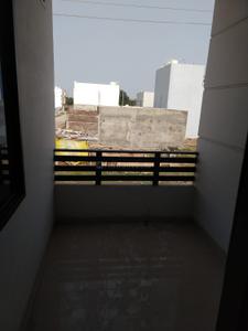 Balcony Image of 400 Sq.ft 1 BHK Apartment / Flat for rent in Khajrana Indore for Rs. 18500