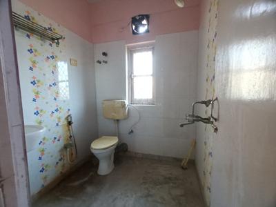 Bathroom Image of 1500 Sq.ft 3 BHK Apartment / Flat for sale in Jadavpur Kolkata for Rs. 11200000