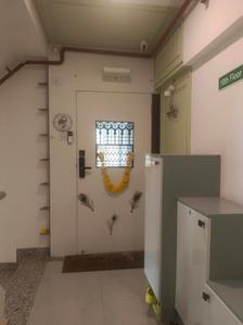 Main Entrance Image of 550 Sq.ft 1 BHK Apartment / Flat for sale in Kandivali West Mumbai for Rs. 12000000