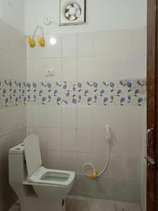 Bathroom Image of 600 Sq.ft 1 BHK Apartment / Flat for rent in  Anant Best Homes, Sector 73 Noida for Rs. 22000