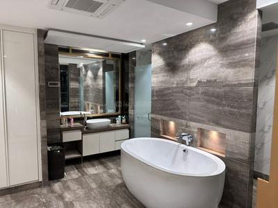Bathroom Image of 2800 Sq.ft 4 BHK Apartment / Flat for sale in Ivory County Phase 1, Sector 115 Noida for Rs. 63000000