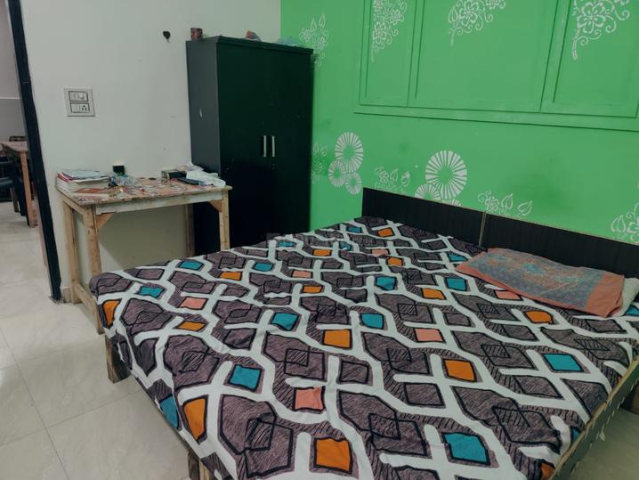 Bhagwati Garden, Dwarka Mor Bedroom 1