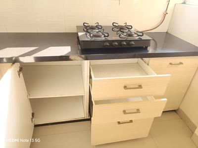 Kitchen Image of 650 Sq.ft 1 BHK Apartment / Flat for rent in Amanora Park Town Pune for Rs. 26000