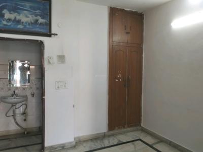 Bedroom Image of 1200 Sq.ft 2 BHK Builder Floor for rent in Vikaspuri New Delhi for Rs. 26000