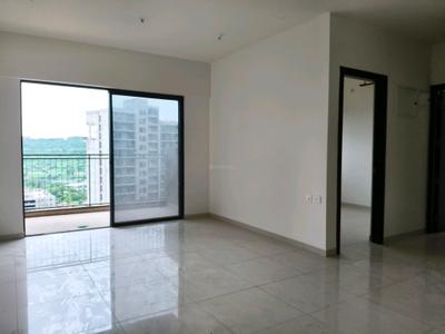 Living Room Image of 893 Sq.ft 2 BHK Apartment / Flat for rent in Shapoorji Pallonji Vanaha, Bavdhan Pune for Rs. 21000