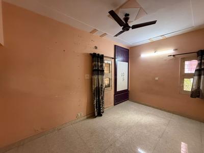 Bedroom Image of 1050 Sq.ft 2 BHK Apartment / Flat for sale in Cooperative Archana Apartment, Paschim Vihar New Delhi for Rs. 10000000