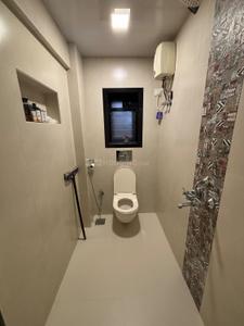 Bathroom Image of 915 Sq.ft 2 BHK Apartment / Flat for sale in Mulund West Mumbai for Rs. 15000000
