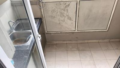 Kitchen Image of 1340 Sq.ft 3 BHK Apartment / Flat for rent in Gulshan Ikebana, Sector 143 Noida for Rs. 34000