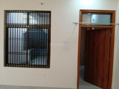 Bedroom Image of 1200 Sq.ft 3 BHK Duplex for rent in Nagwa Lanka Varanasi for Rs. 12000