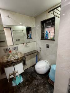 Bathroom Image of 2400 Sq.ft 3 BHK Apartment / Flat for sale in Chandak Breezy Corner, Kandivali West Mumbai for Rs. 42400000