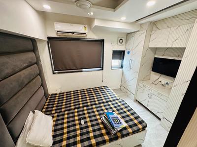 Bedroom Image of 400 Sq.ft 1 BHK Studio for rent in DLF Capital Greens Phase 1 And 2, Karampura New Delhi for Rs. 25000