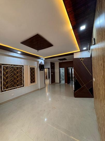 Sector117 airport road Main Image 1