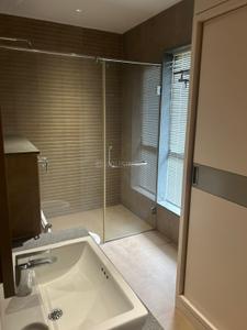 Bathroom Image of 2677 Sq.ft 4 BHK Apartment / Flat for sale in DLF Park Place, Sector 54 Gurgaon for Rs. 100000000