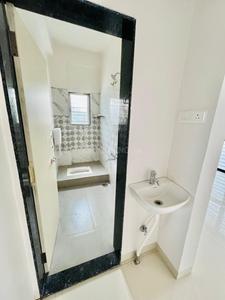 Bathroom Image of 630 Sq.ft 1 BHK Apartment / Flat for rent in Kolhewadi Pune for Rs. 9000