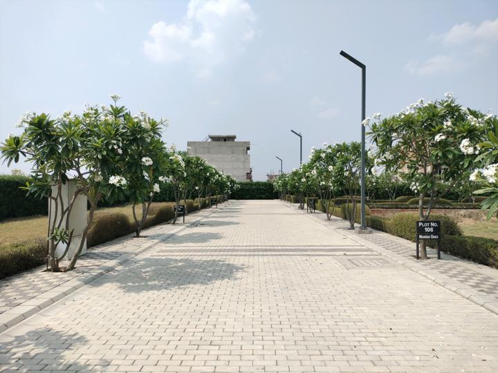 Mansha Oaks Main Image 1
