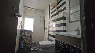 Bathroom Image of 600 Sq.ft 1 RK Apartment / Flat for rent in Kondapur Hyderabad for Rs. 19500