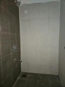 Common Bathroom One Image of 670 Sq.ft 1.5 BHK Apartment / Flat for sale in Majestique Palm Atlantis, Wagholi Pune for Rs. 3900000