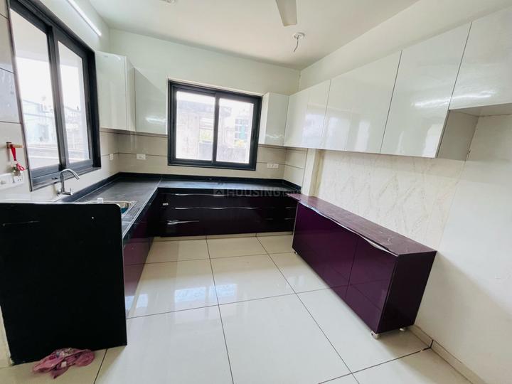 Pincoin realty Kitchen 1