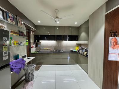 Kitchen Image of 1500 Sq.ft 2 BHK Apartment / Flat for rent in Vaishno Devi Circle Ahmedabad for Rs. 24000
